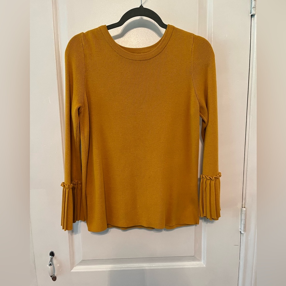💛 NY Collection mustard color sweater. Gently used. Fits like a Medium. 💛